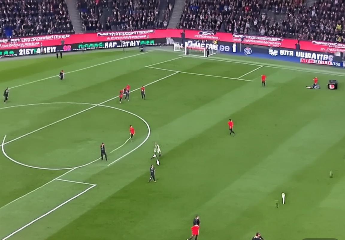 巴黎圣日耳曼VS曼联：巅峰对决战术解析与历史战绩回顾