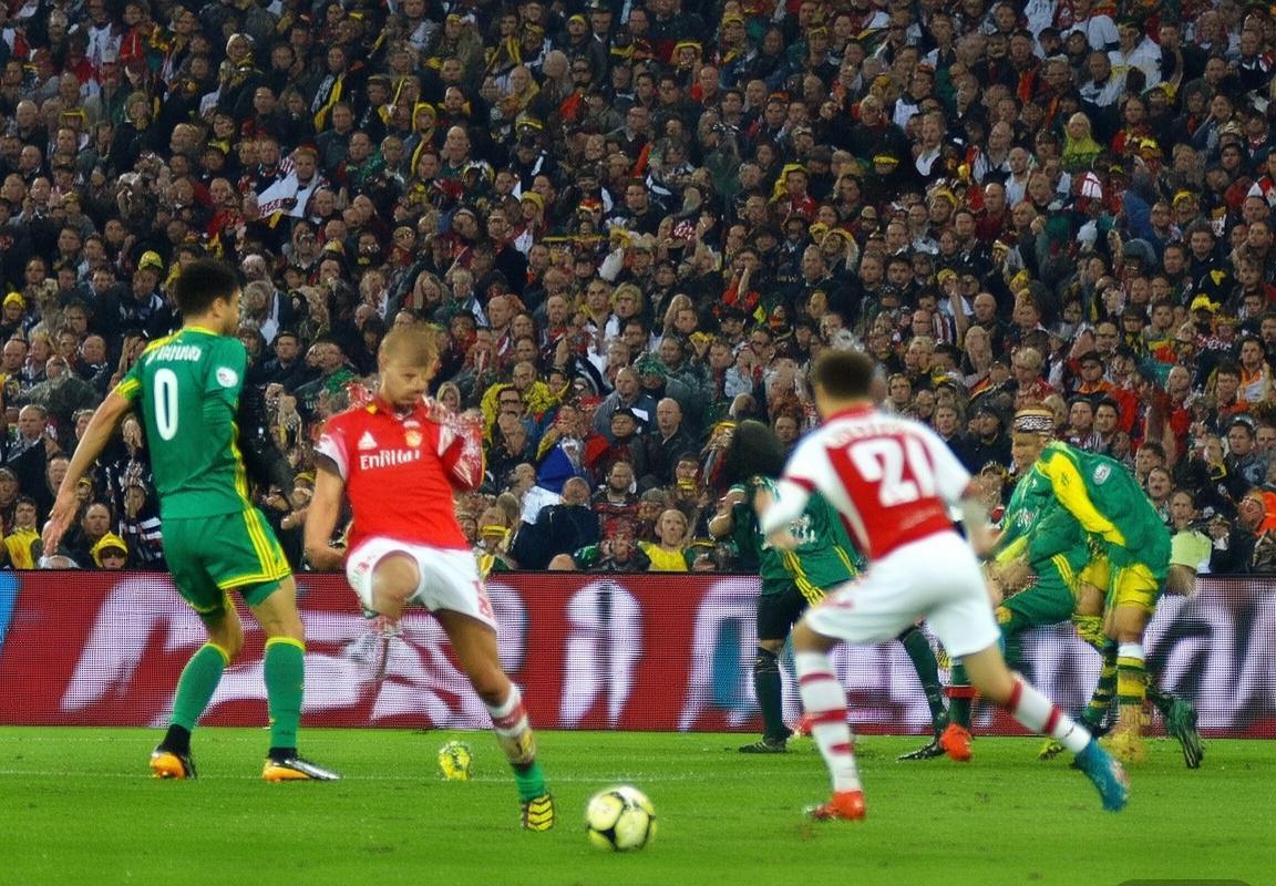 拜仁慕尼黑VS阿森纳：巅峰对决，历史球场激情碰撞(图2)